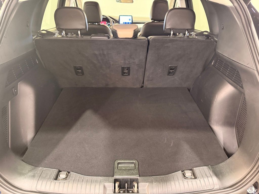 2021 Ford Escape Hybrid SEL photo 12