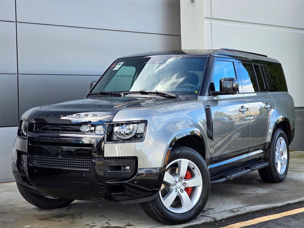 2025 Land Rover Defender X's photo