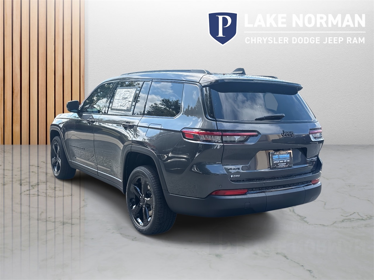 2025 Jeep Grand Cherokee Limited photo 2