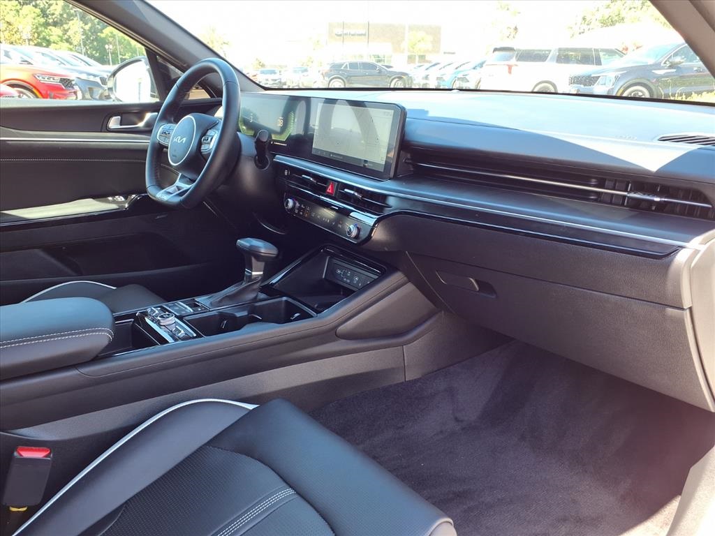 2025 Kia K5 GT-Line photo 14