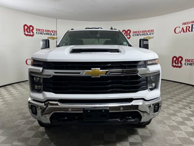 2025 Chevrolet Silverado 2500HD LT photo 2