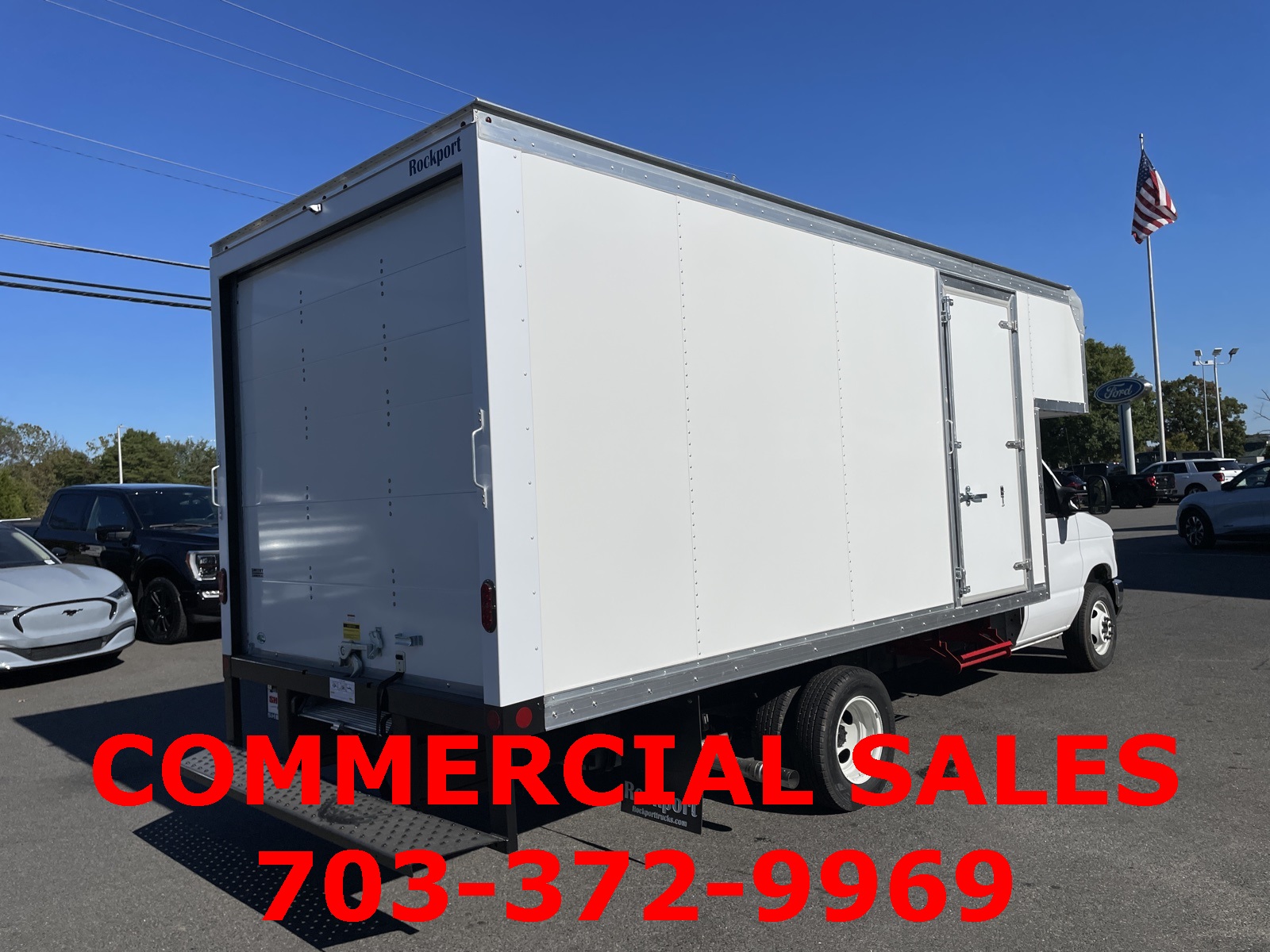 2025 Ford E-350 photo 3