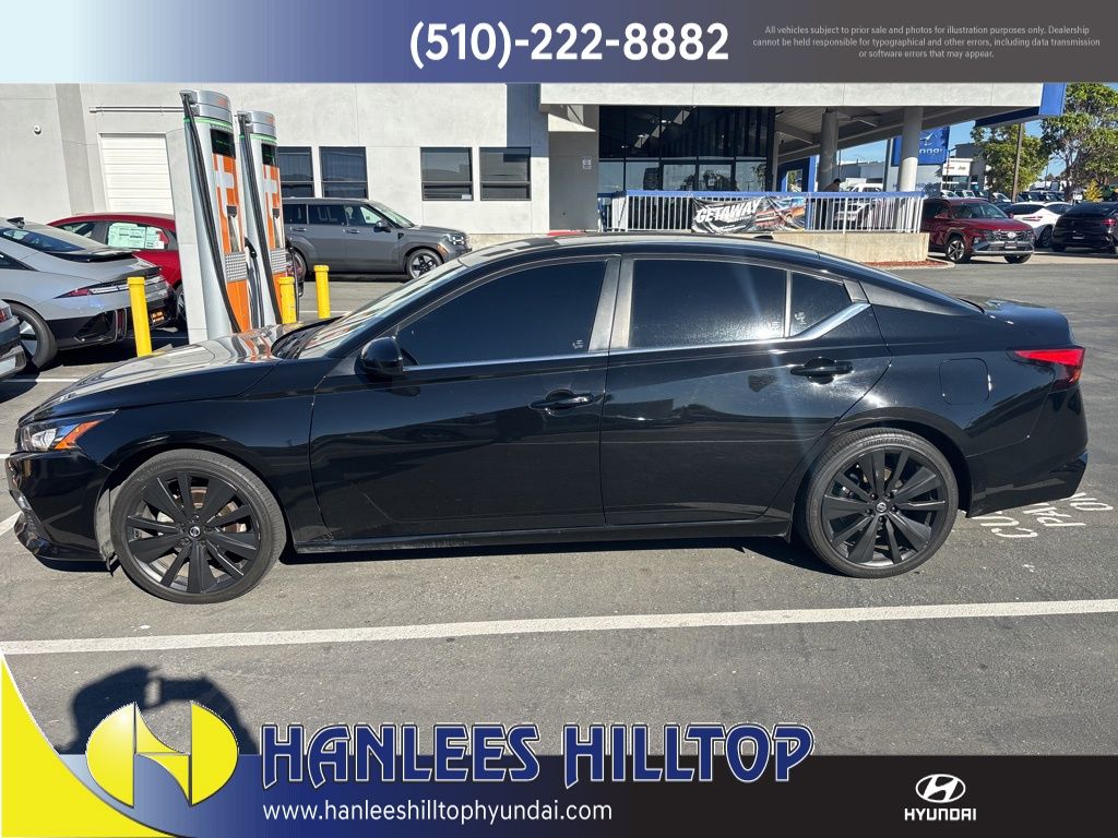 2022 Nissan Altima SR