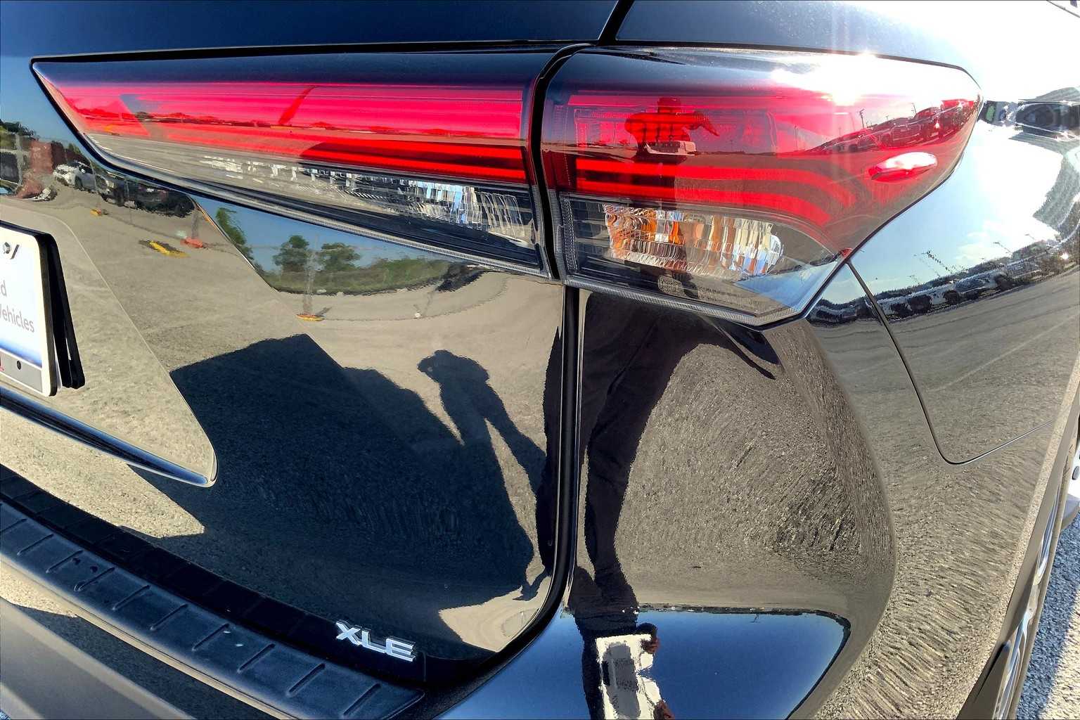 2022 Toyota Highlander XLE photo 26