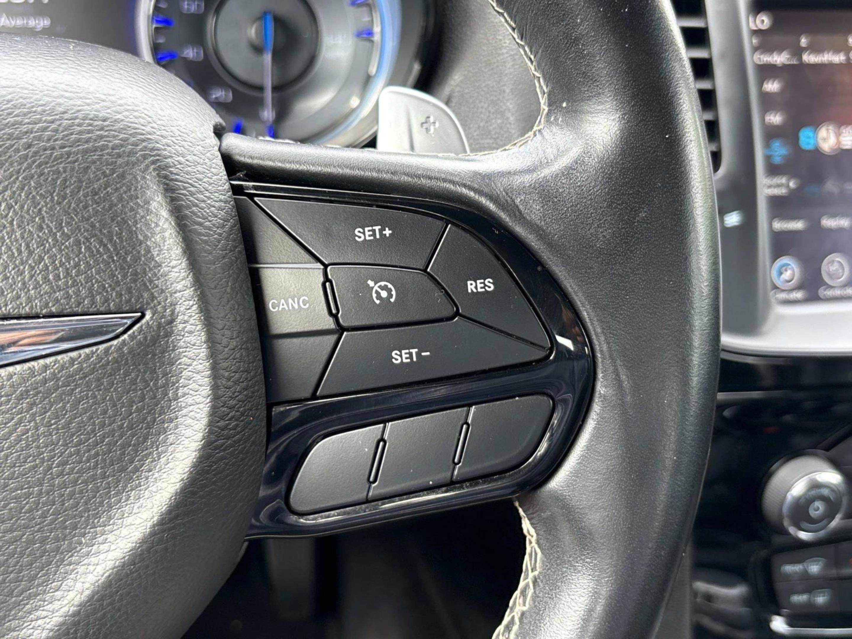 2022 Chrysler 300 S photo 22