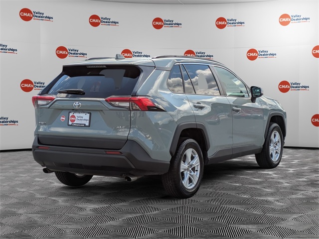 2021 Toyota RAV4 XLE photo 5