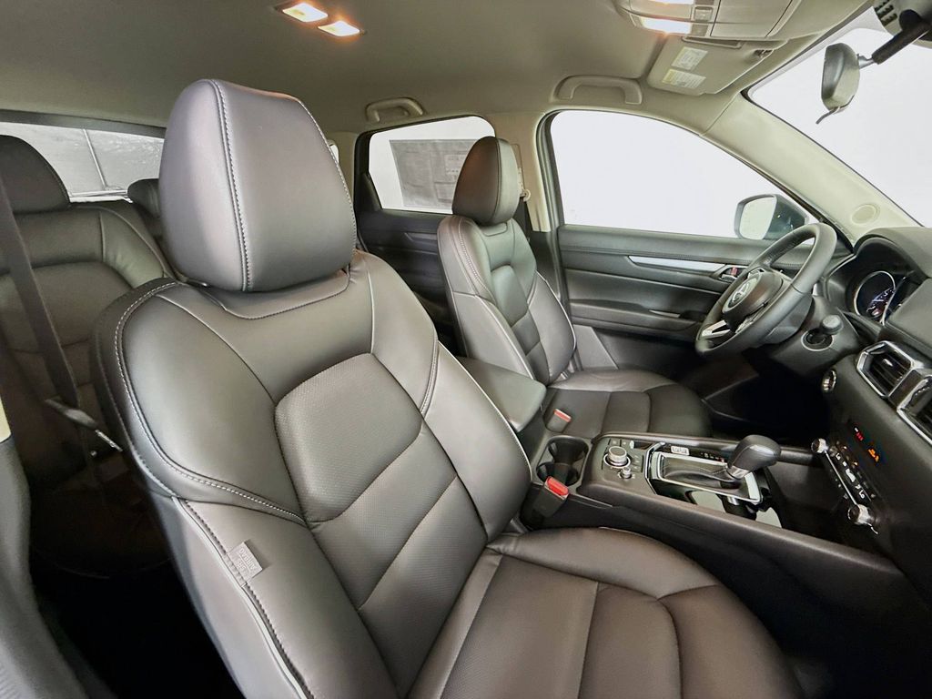 2025 Mazda CX-5 2.5 Select photo 27