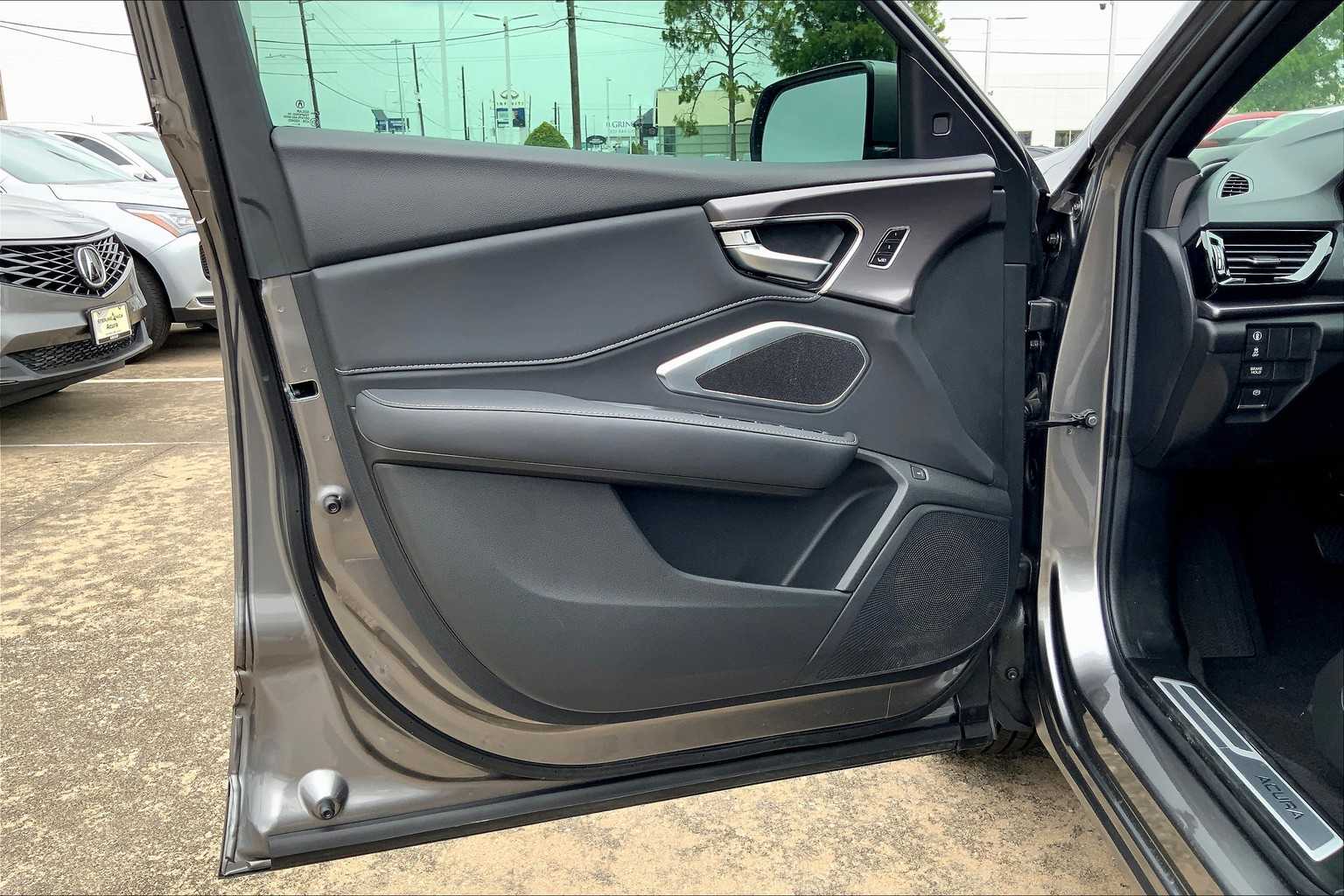 2025 Acura RDX photo 17