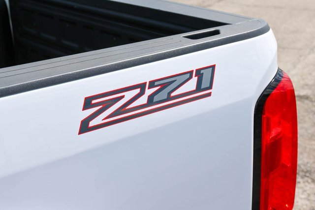 Used 2022 Summit White Chevrolet Z71 image 8