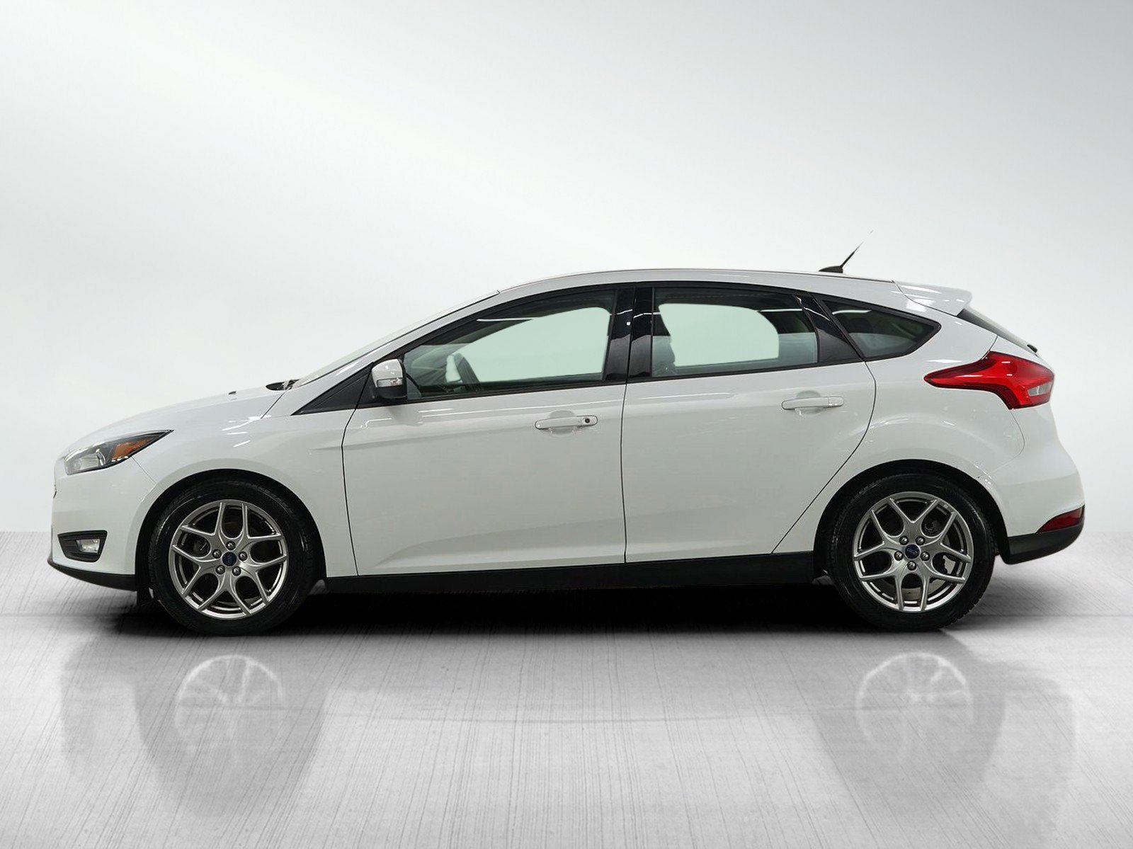 Used 2015 Ford Focus SE with VIN 1FADP3K29FL248581 for sale in Minneapolis, Minnesota