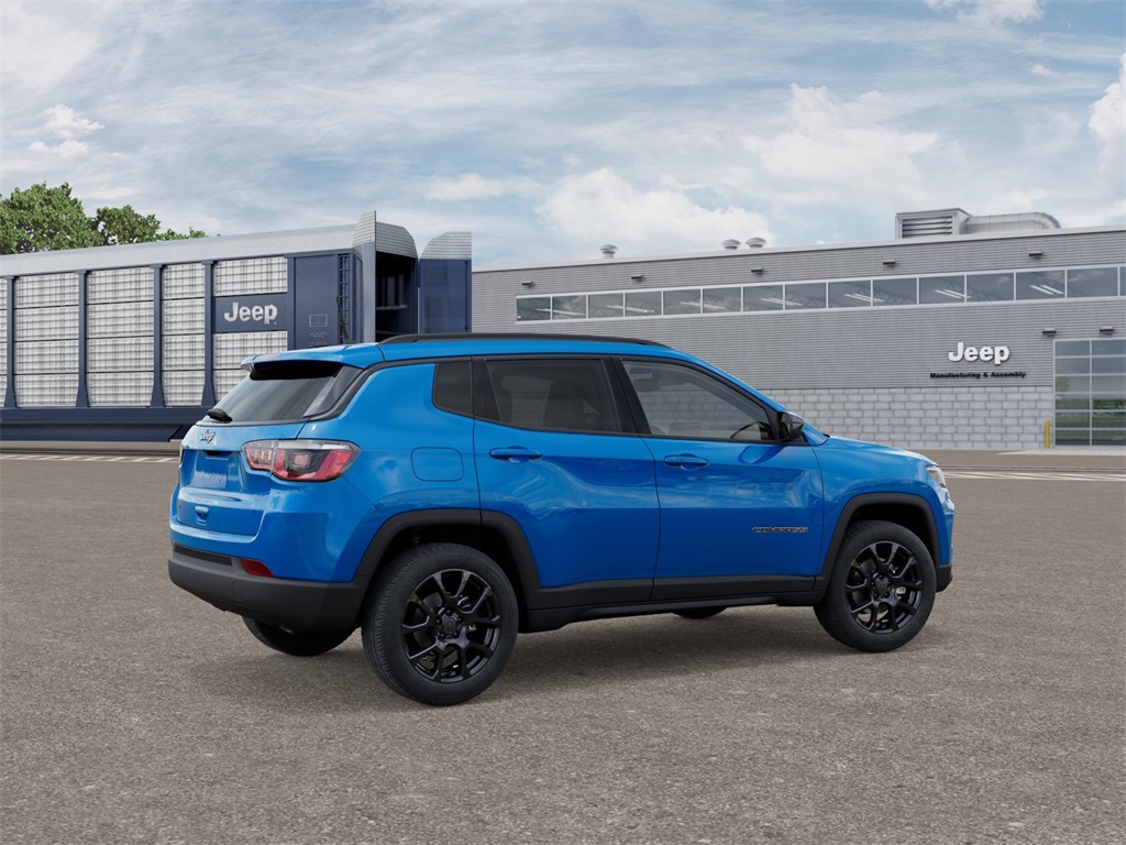 2026 Jeep Compass Latitude photo 4
