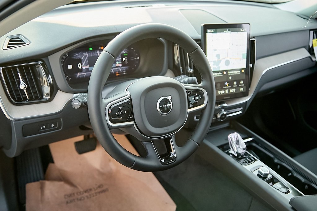2026 VOLVO XC60 - Image 11
