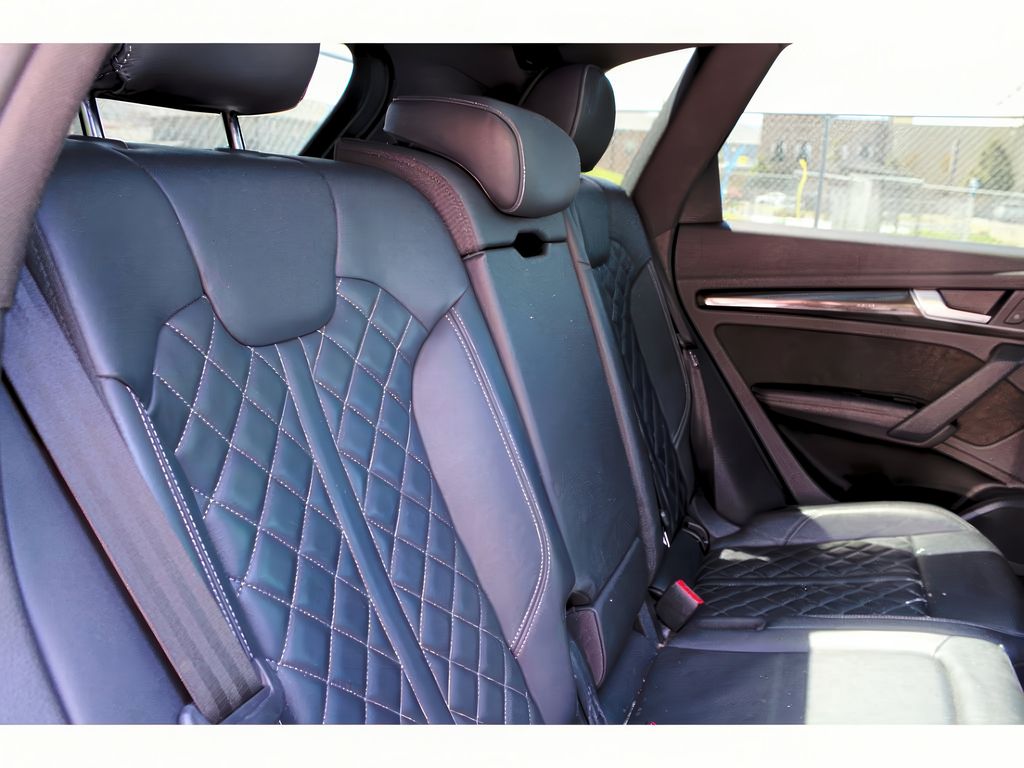 2020 Audi SQ5 Premium Plus photo 24