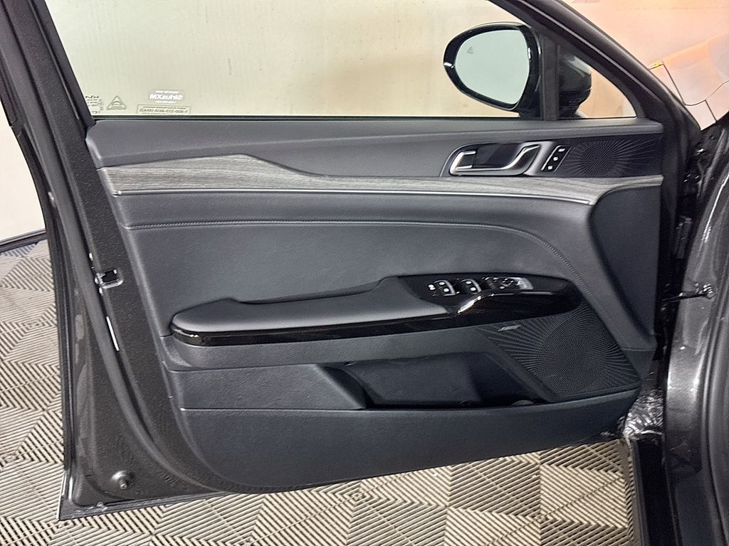 2025 Kia K5 EX photo 9