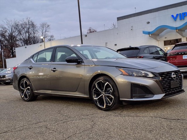 2023 Nissan Altima SR