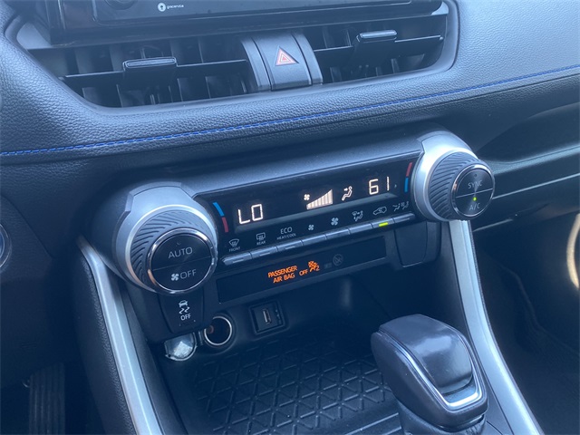 2022 Toyota RAV4 Hybrid SE photo 26