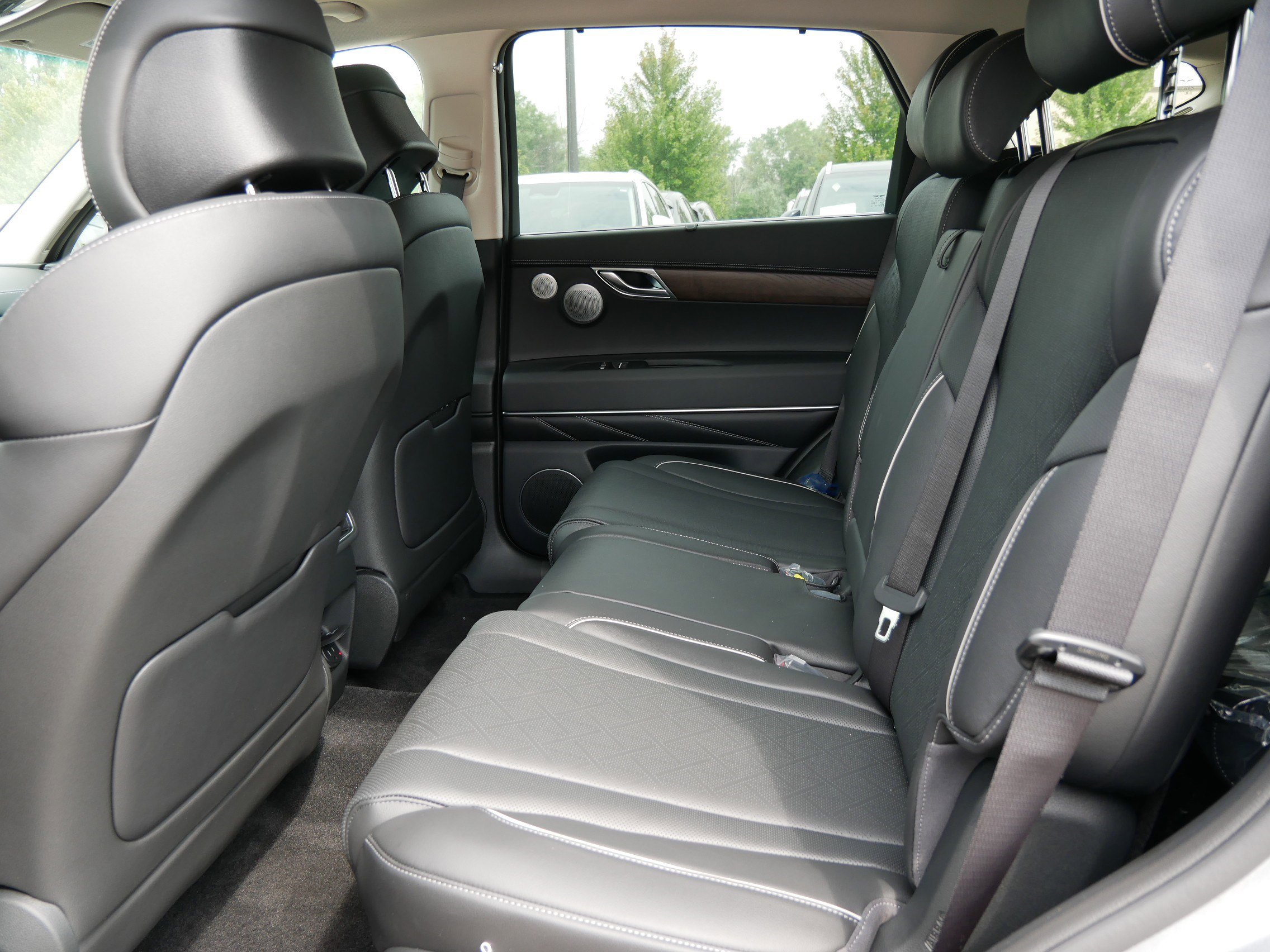 2026 Genesis GV80 2.5T Advanced photo 4