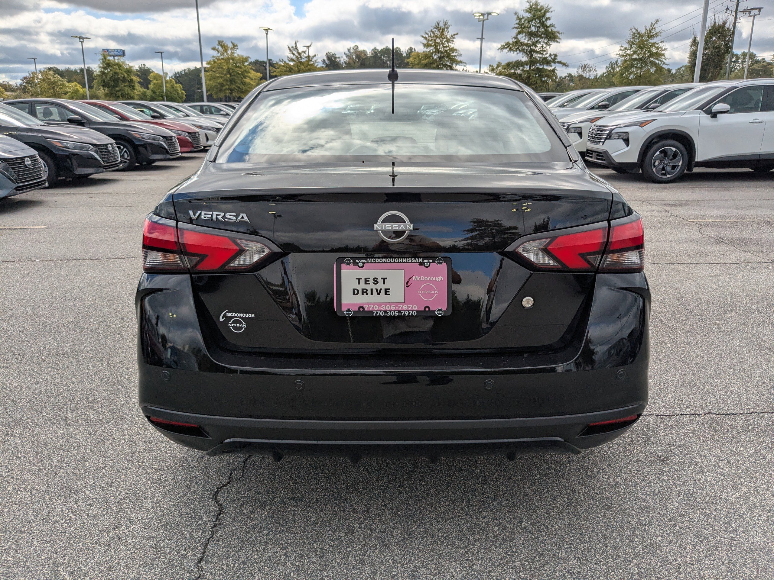 2025 Nissan Versa 1.6 S photo 3