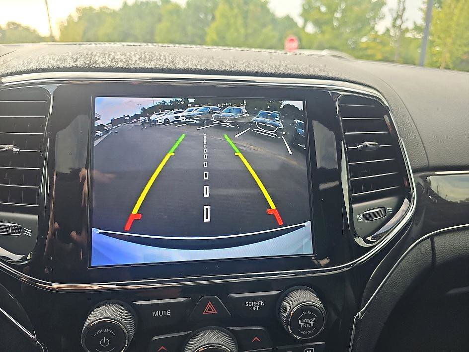 2019 Jeep Grand Cherokee Overland photo 17