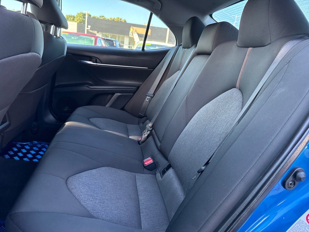 2019 Toyota Camry SE XLE photo 14