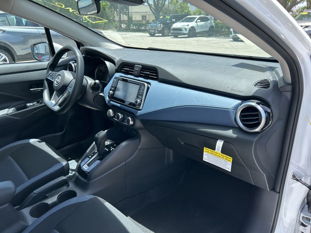 2025 Nissan Versa SV photo 31