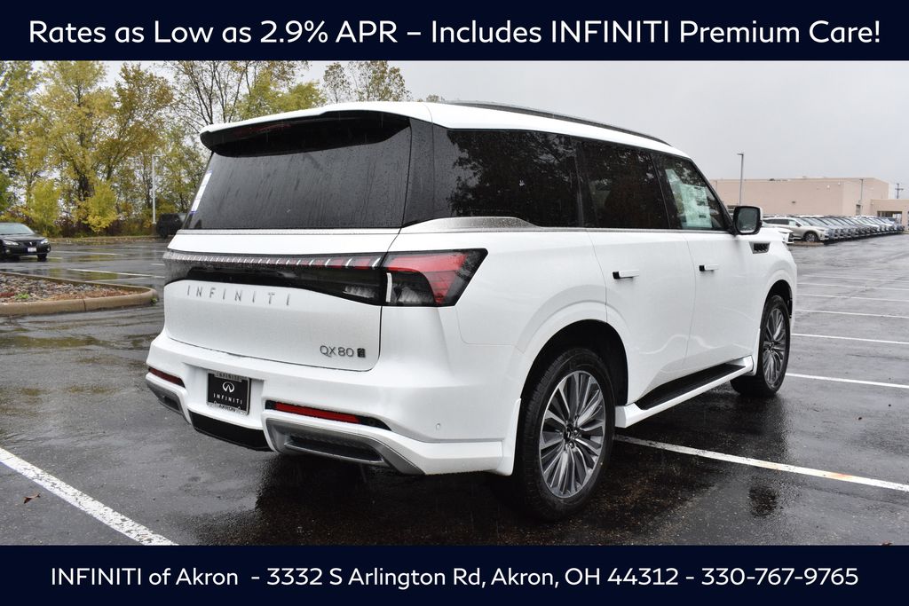 2026 Infiniti QX80 Luxe photo 3