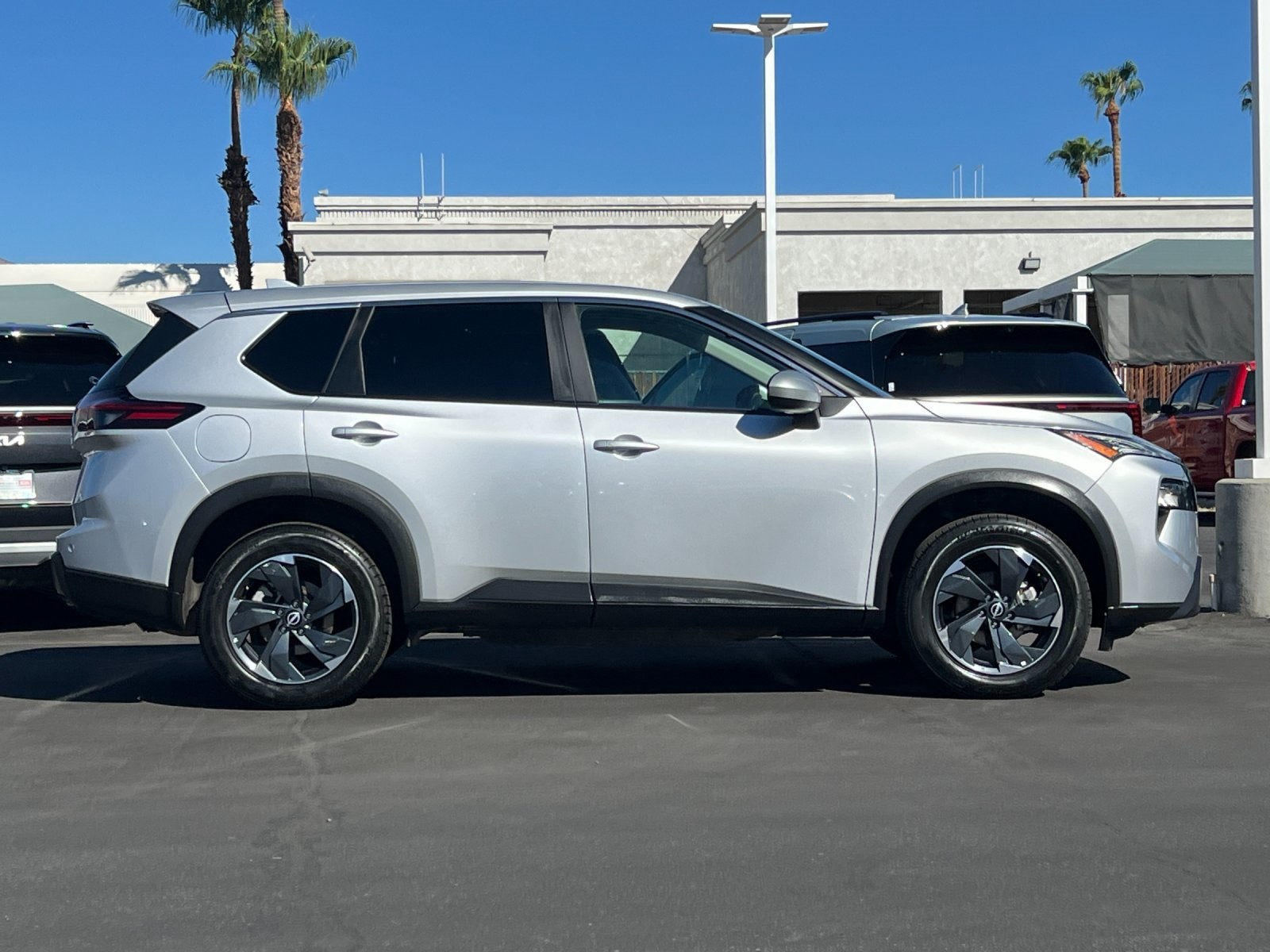 2024 Nissan Rogue SV photo 2