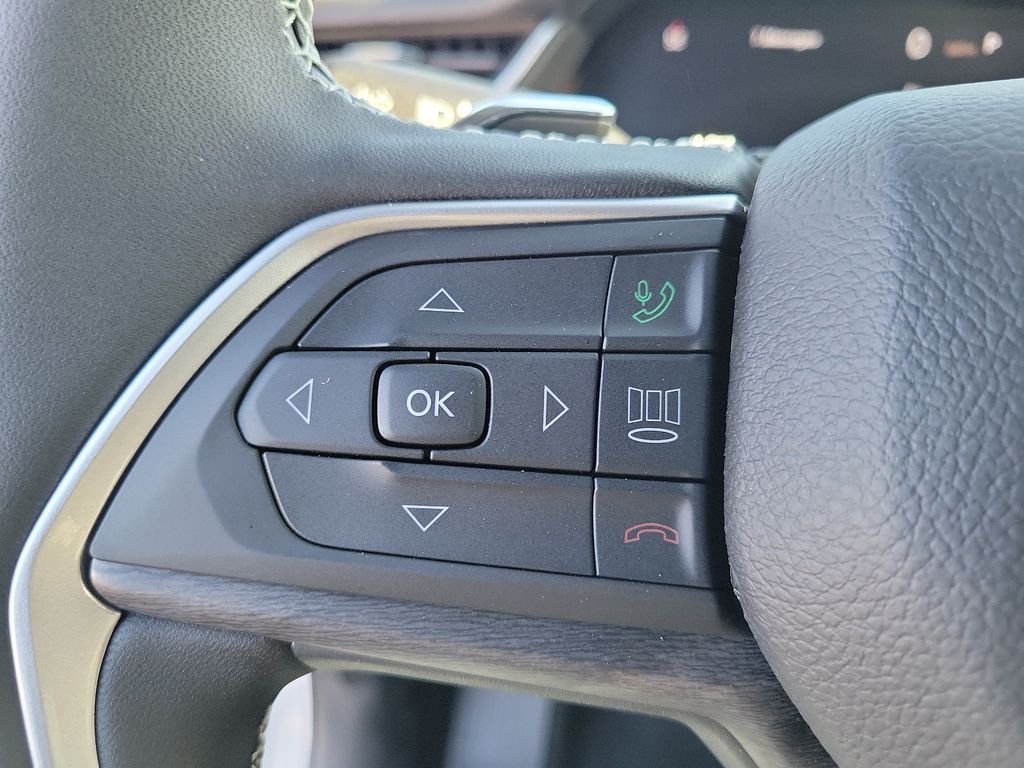 2025 Jeep Grand Cherokee Limited photo 3