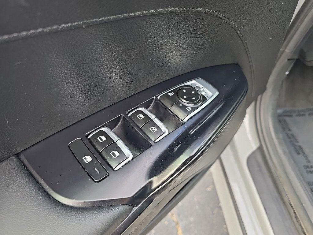 2023 Kia K5 GT-Line photo 9