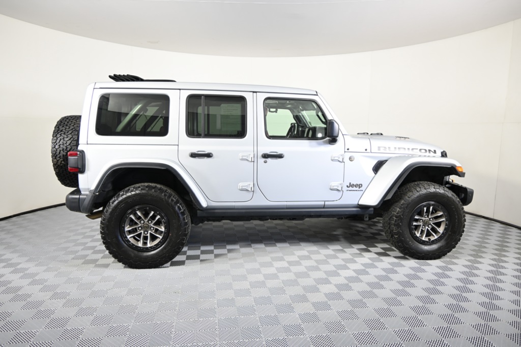2024 Jeep Wrangler Rubicon 392 photo 7