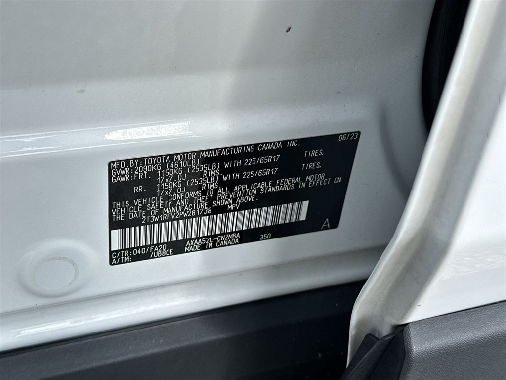 2023 Toyota RAV4 XLE photo 25