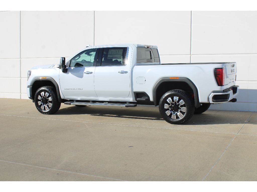 2026 Gmc Sierra 2500 HD Denali photo 3