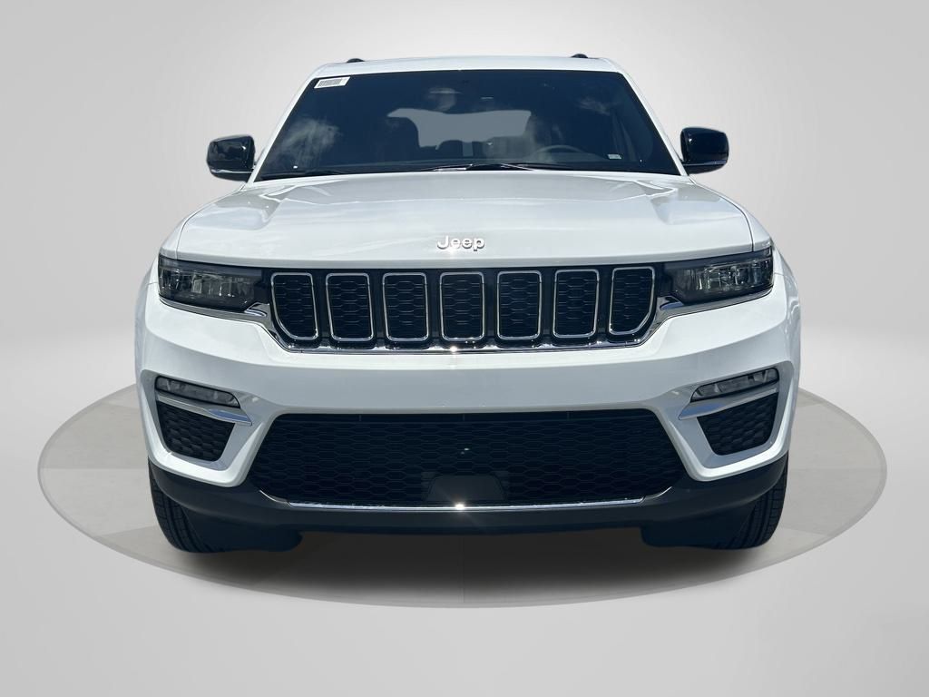 2025 Jeep Grand Cherokee Limited photo 3