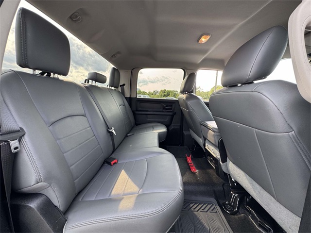 2017 Ram 3500 Tradesman photo 16