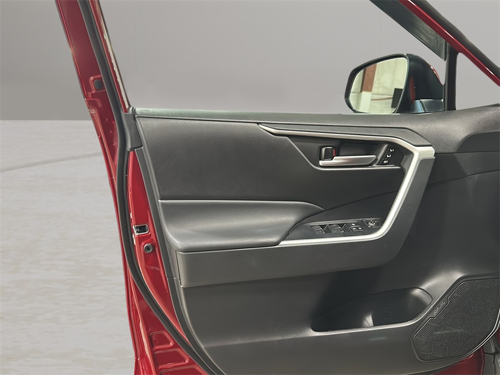 2024 Toyota RAV4 XLE Premium photo 2