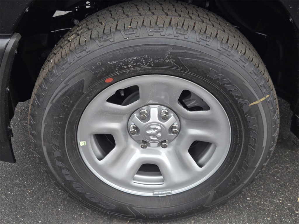 2025 Ram 1500 Tradesman photo 5