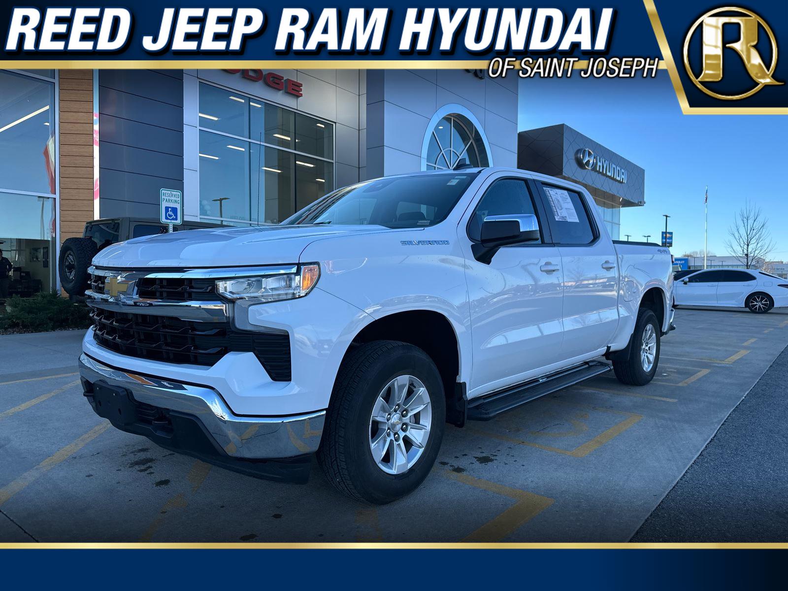 2022 Chevrolet Silverado LT's photo