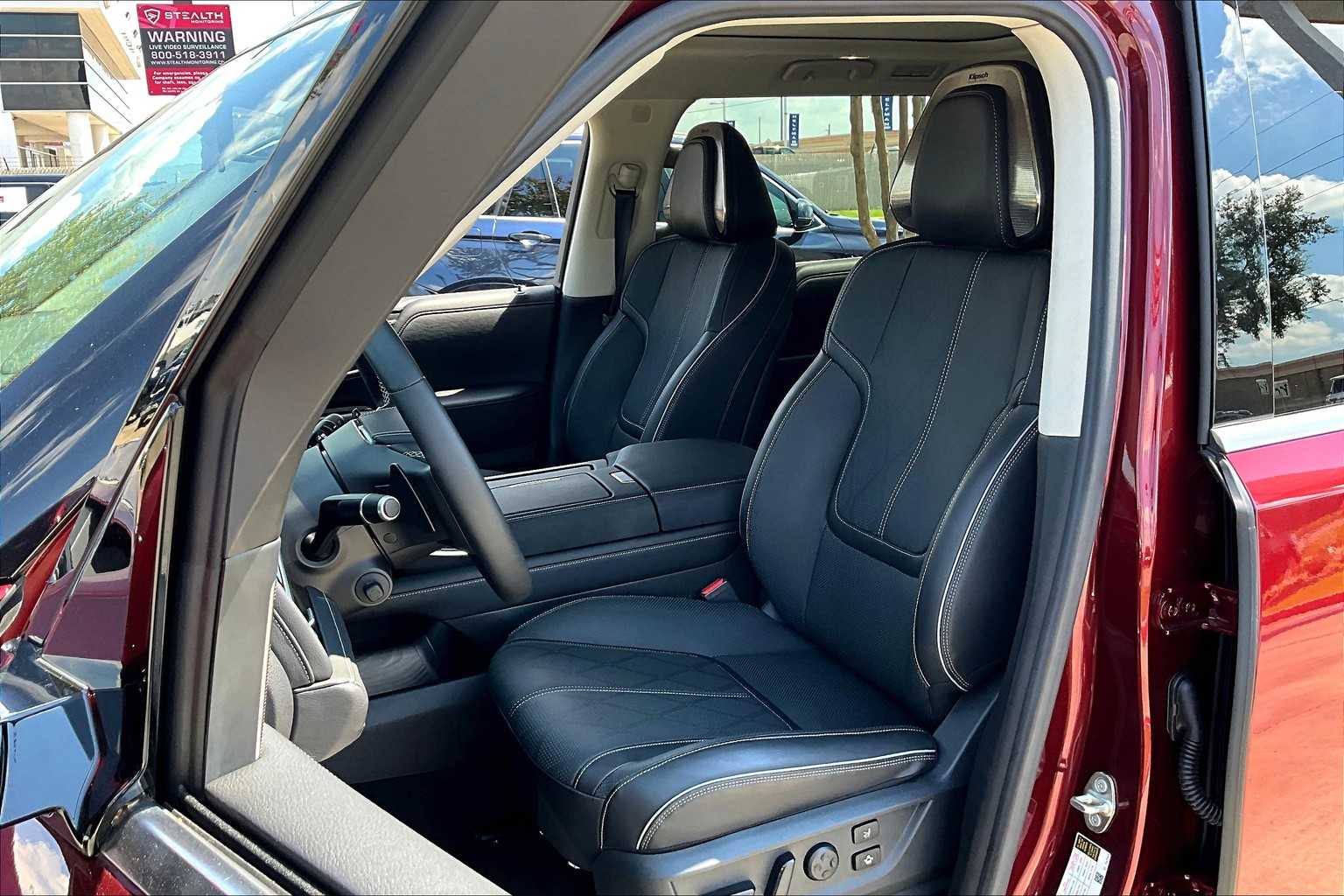 2025 Infiniti QX80 Sensory photo 7