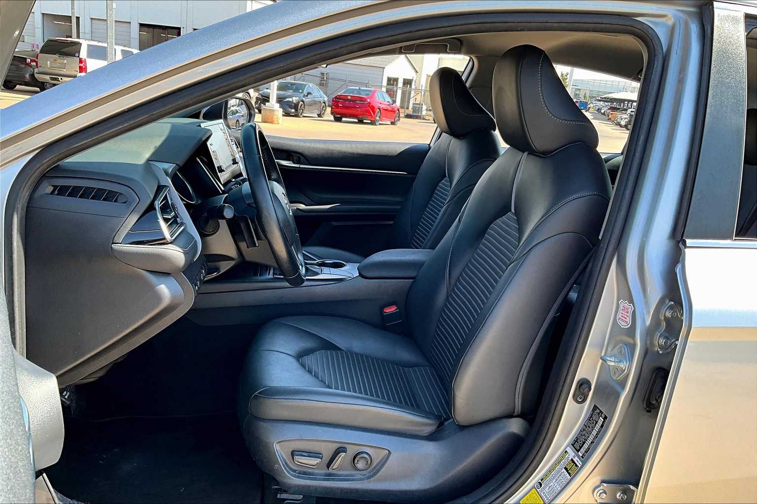2023 Toyota Camry SE photo 7