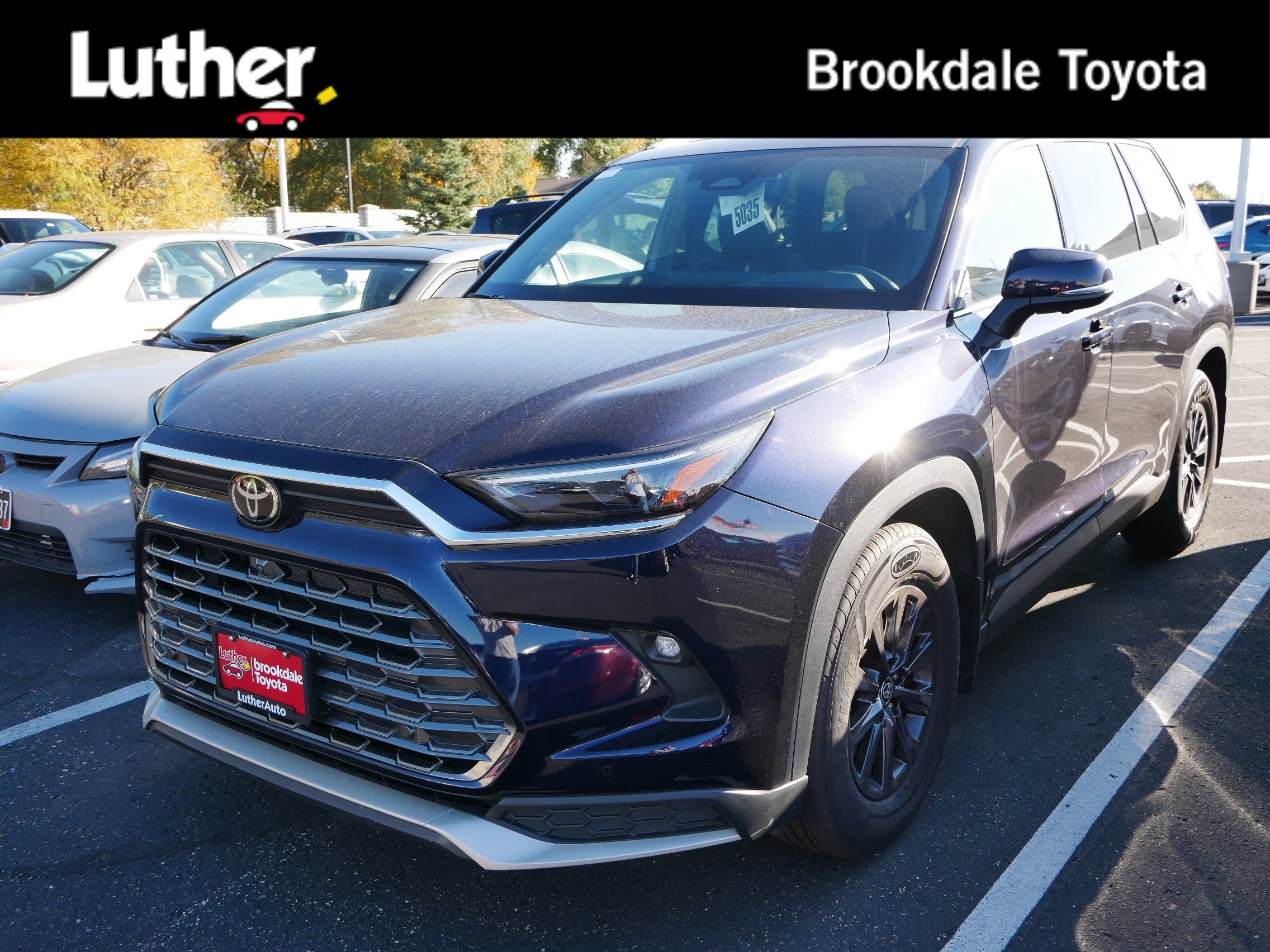 2024 Toyota Grand Highlander Platinum's photo