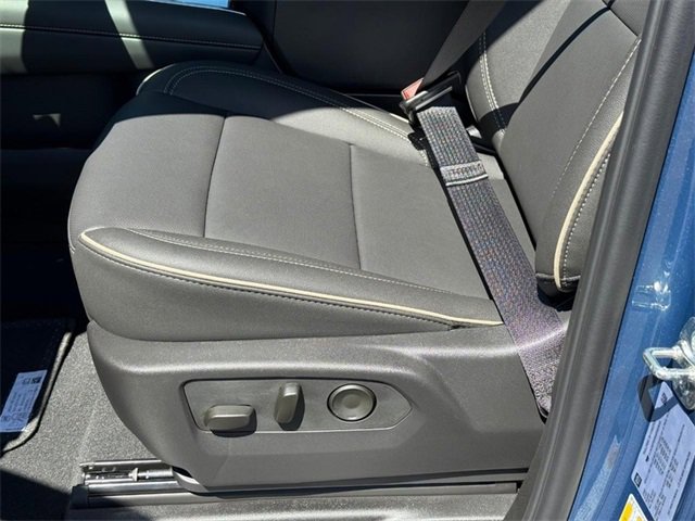 2025 Chevrolet Suburban Premier photo 14
