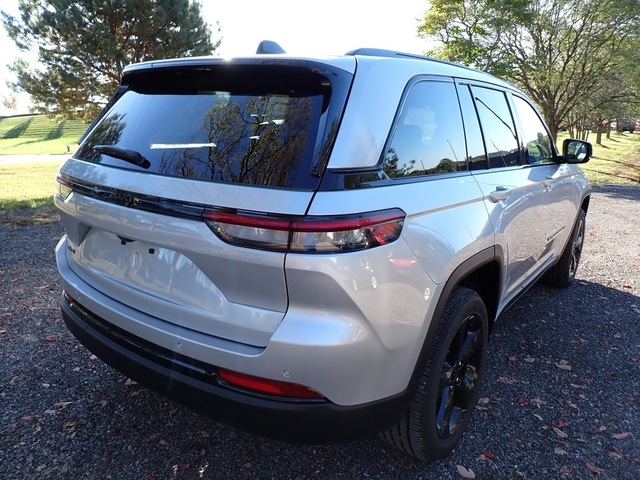 2025 Jeep Grand Cherokee Altitude X photo 4
