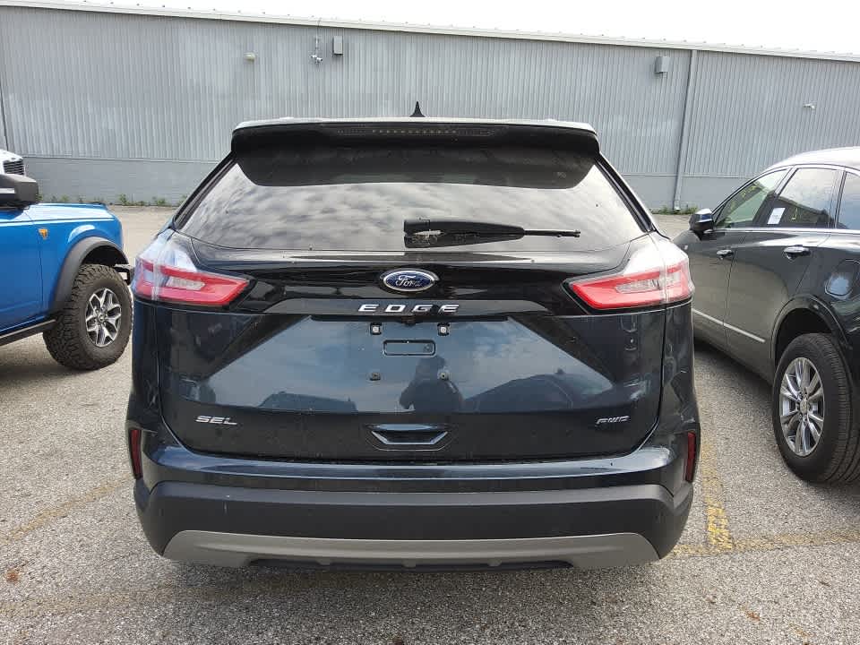 2022 Ford Edge SEL photo 4