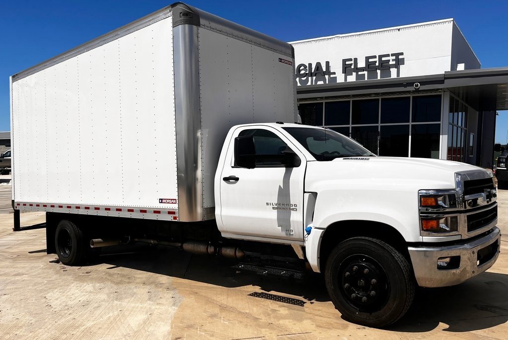 2024 Chevrolet Silverado 4500 Medium Duty Chassis Cab Work Truck's photo