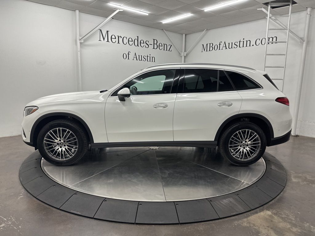 2026 Mercedes Benz GLC 300 4MATIC photo 4