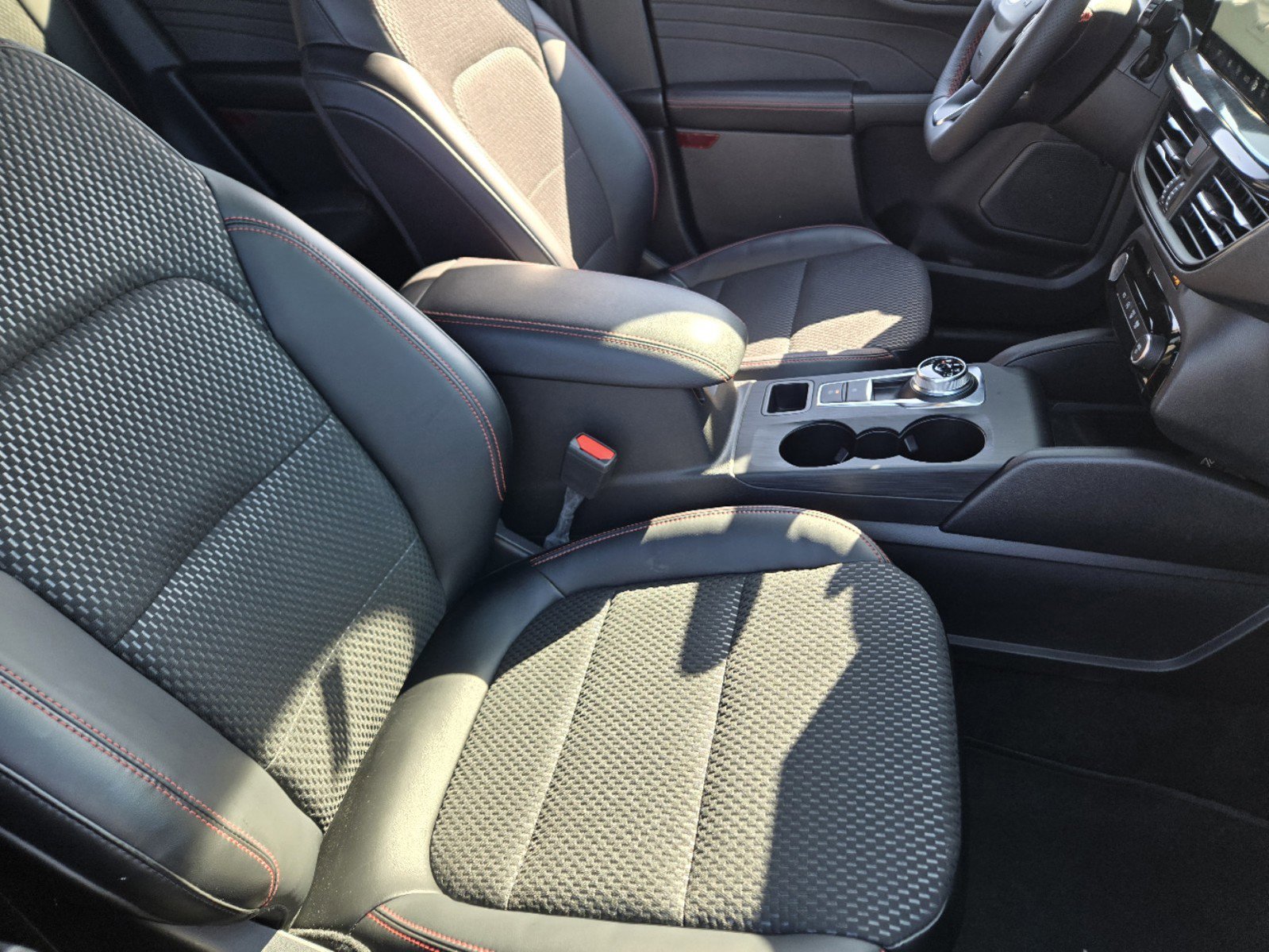 New 2024 Carbonized Gray Metallic Ford ST-Line Select image 9