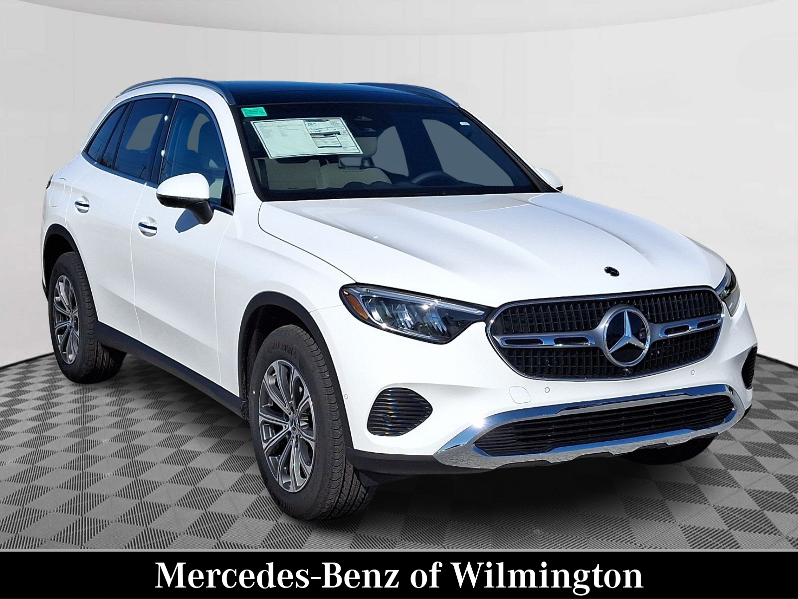 2025 Mercedes-Benz GLC Base's photo