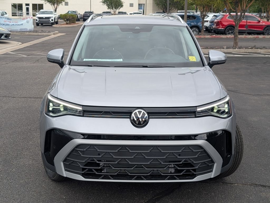 2025 Volkswagen Taos SE photo 3