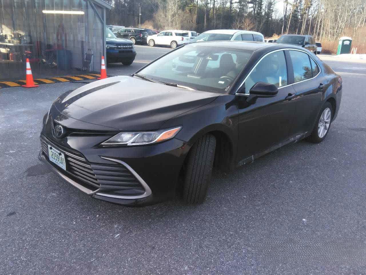 2024 Toyota Camry LE's photo