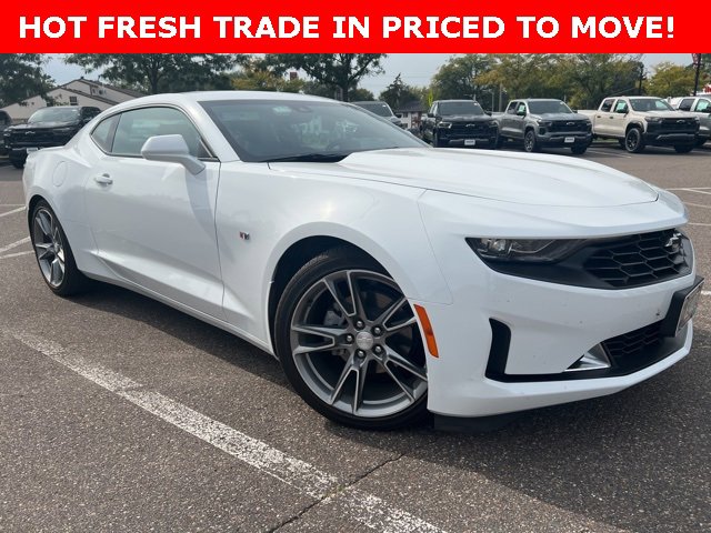 2023 Chevrolet Camaro 3LT photo 2